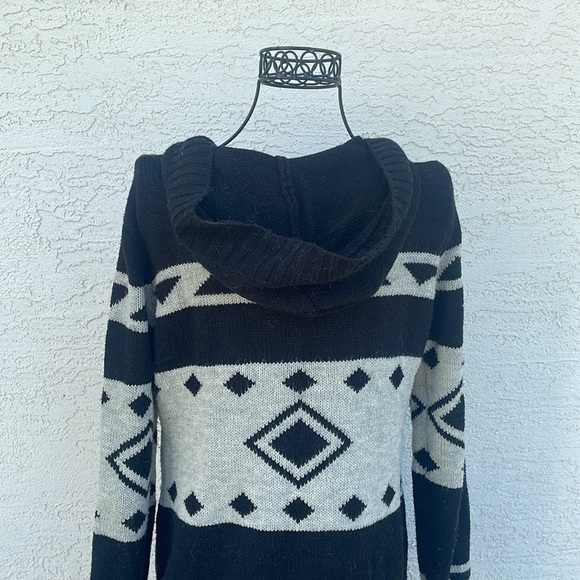 Firefly Button up Hooded Cardigan - Picture 7 of 8